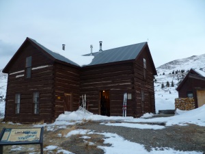 Das "Section House" wurde 1880 für die Minenarbeiter gebaut. Nach zwischenzeitlicher Zerstörung durch einen Brand wurde es neu aufgebaut und steht seit einigen Jahren für Wanderer und Skifahrer als Unterkunft zur Verfügung.
